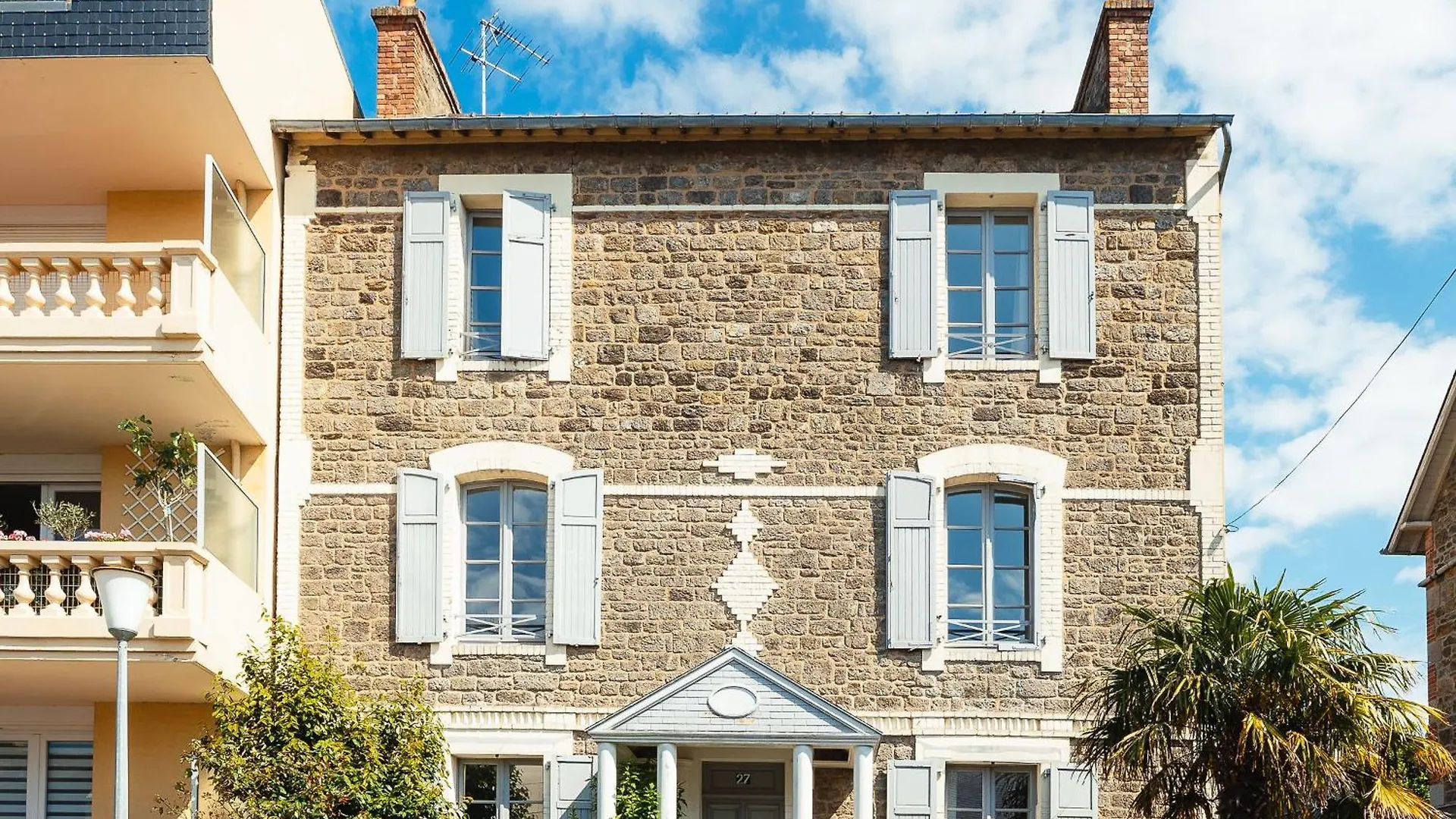 Grande Maison-Marche-10Pers-Jacuzzi-Parking Dinard